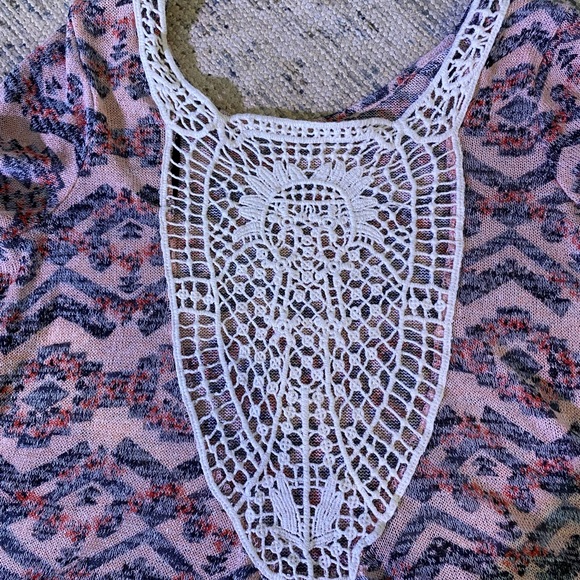 Almost Famous Womens size small pink knit lace back top - Picture 6 of 6